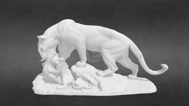 美洲豹喂食雕像