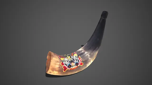 民俗风  牛角器具  黑褐渐变色泽  兽面图腾  原始  传统装饰