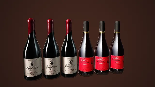 双款写实质感红酒瓶套装 3D 模型