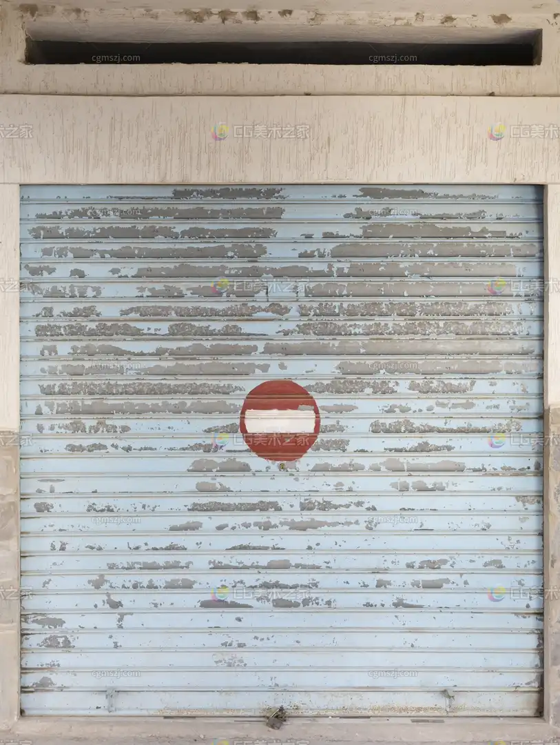 锈迹卷帘门与禁行标识