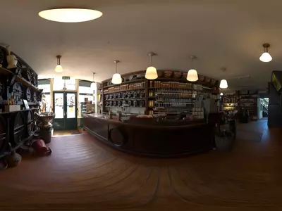 工业室内酒吧白天HDR