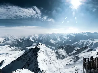 蓝白天山雪景贴图