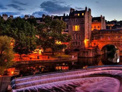 河畔古城夜景贴图