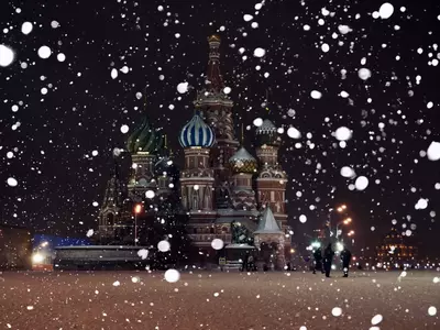 雪景教堂夜景贴图